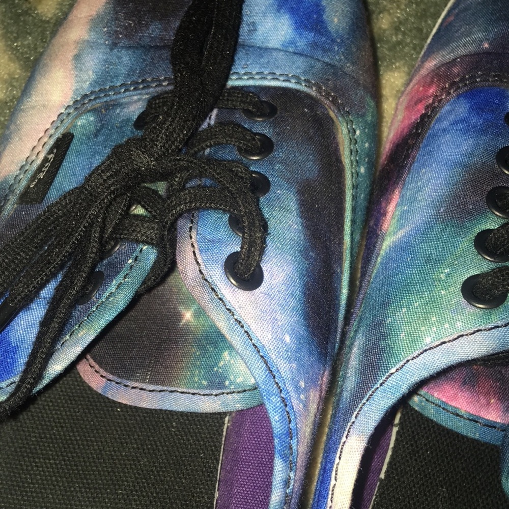 Vans. - Picture 3 of 4
